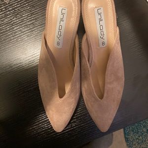 Size 8 tan suede pumps. Never worn